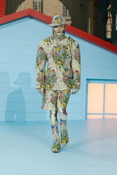 Look 46